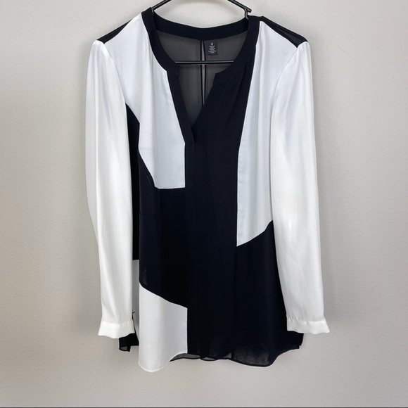Chico’s Black Label Black White Cutout back Blouse - Picture 3 of 17